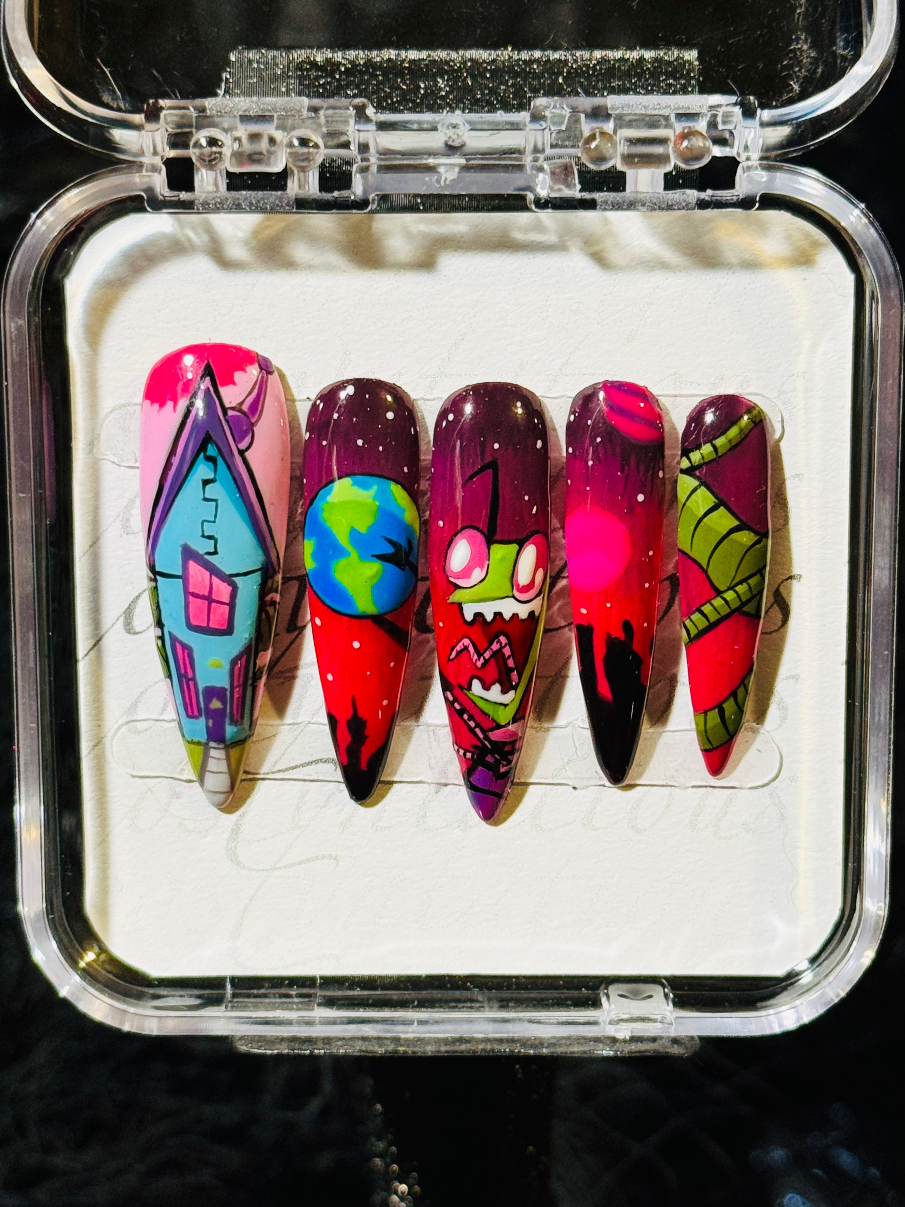 ALIENS INVADE! NAILS