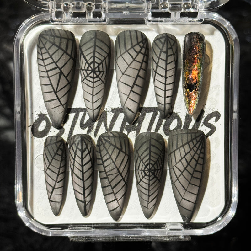 HIDEY SPIDEY NAILS